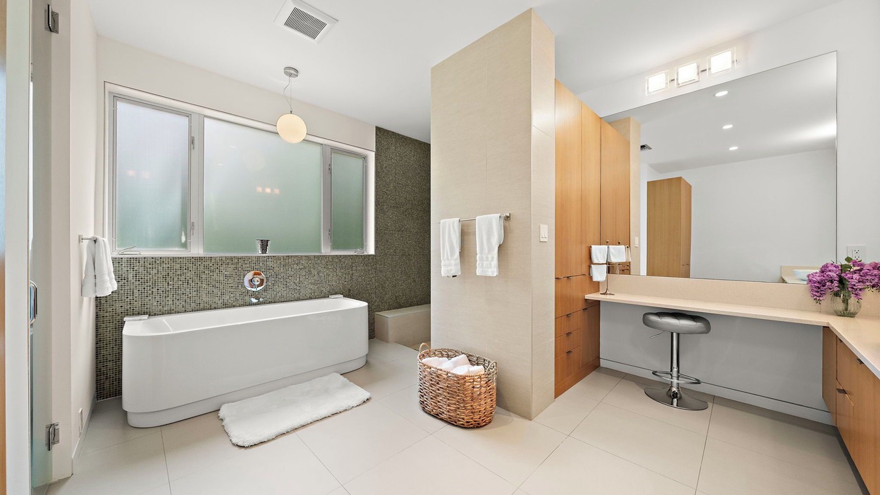 Photo of Bathroom in Grogan's Mill