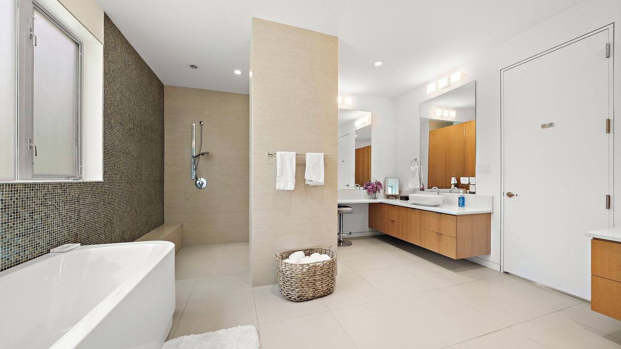 Photo of Bathroom in Grogan's Mill