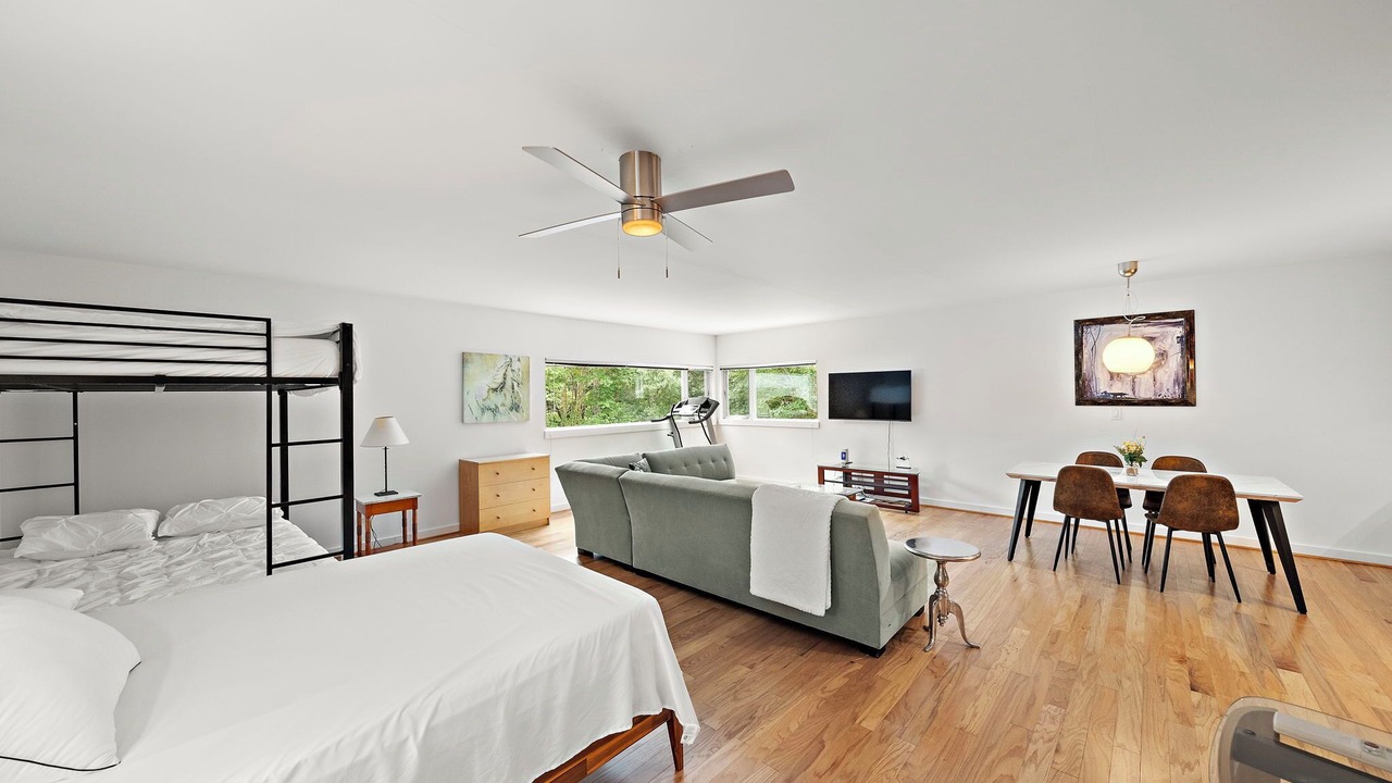 Photo of Bedroom in Grogan's Mill