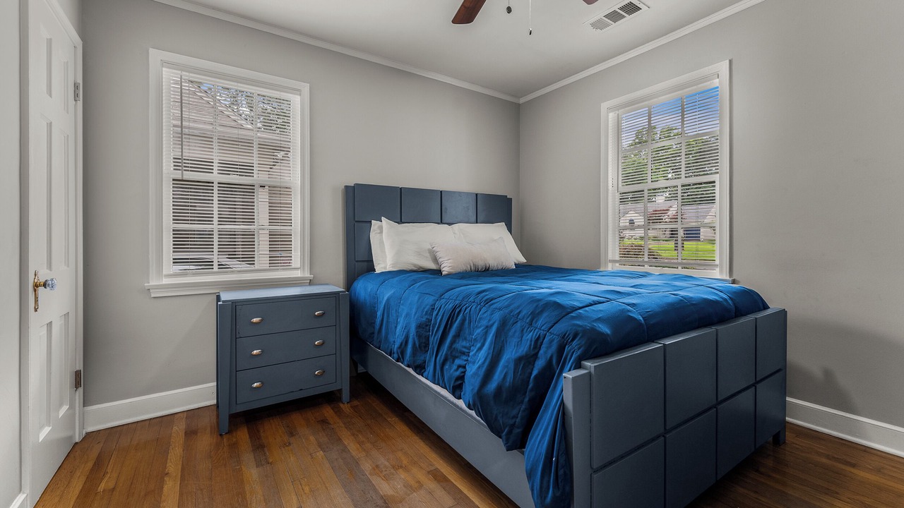Photo of Bedroom in University District