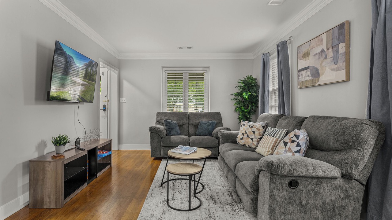 Photo of Livingroom in University District