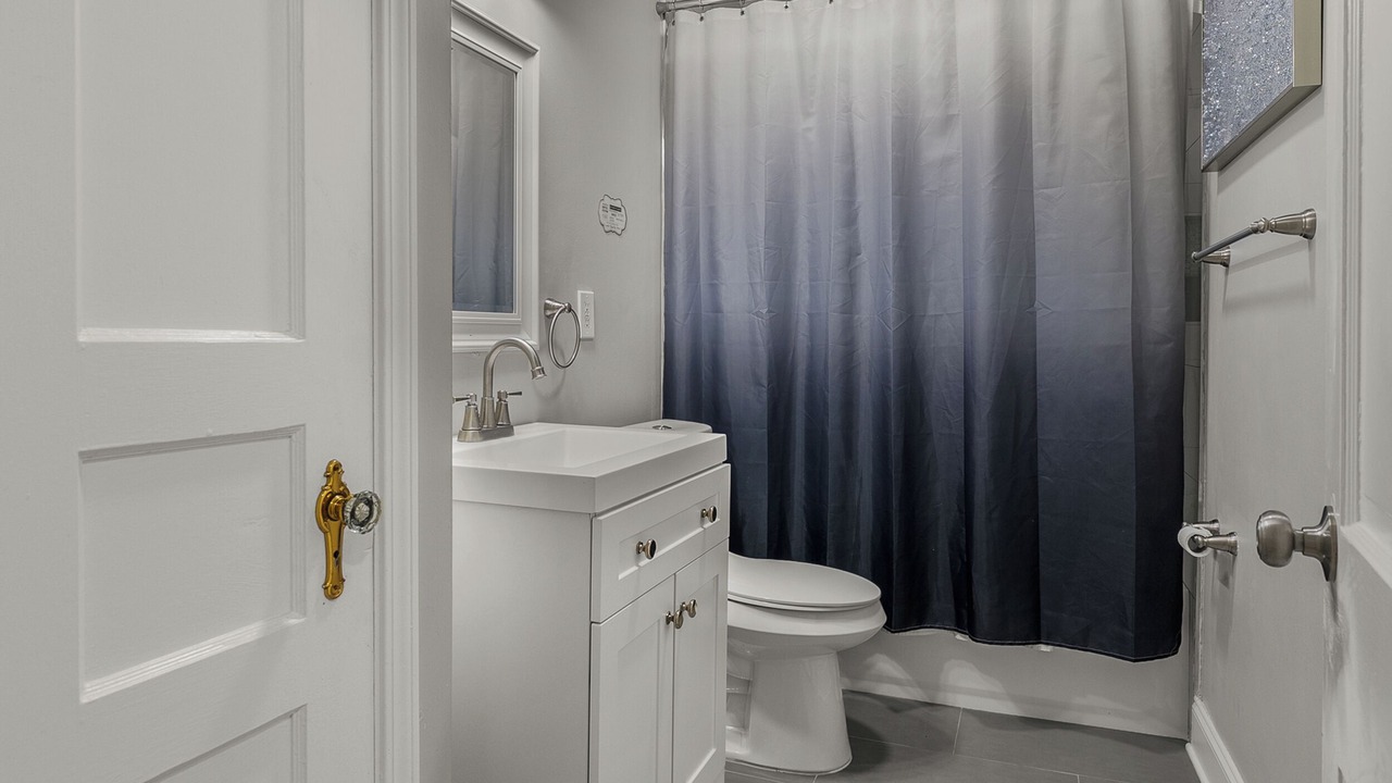 Photo of Bathroom in University District
