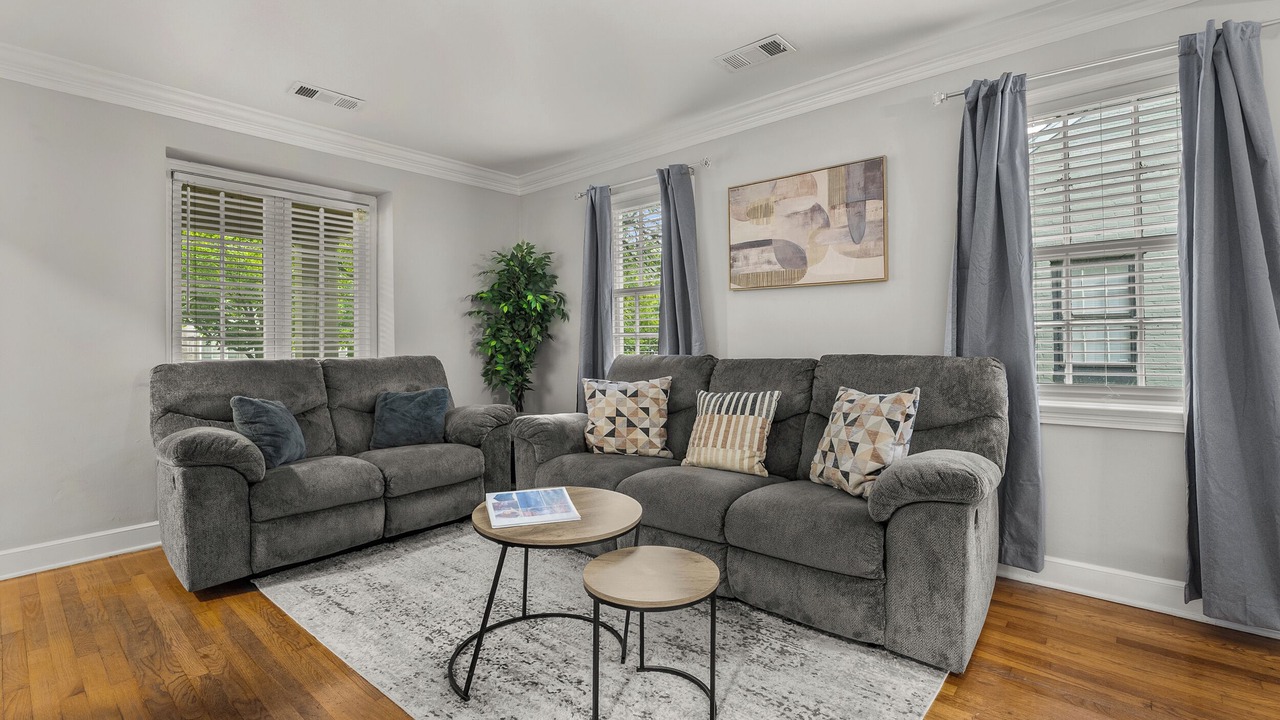 Photo of Livingroom in University District
