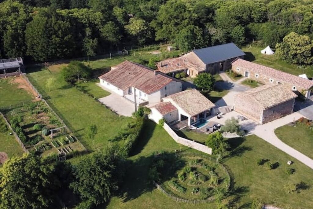 Photo of Outdoor in Le Retail