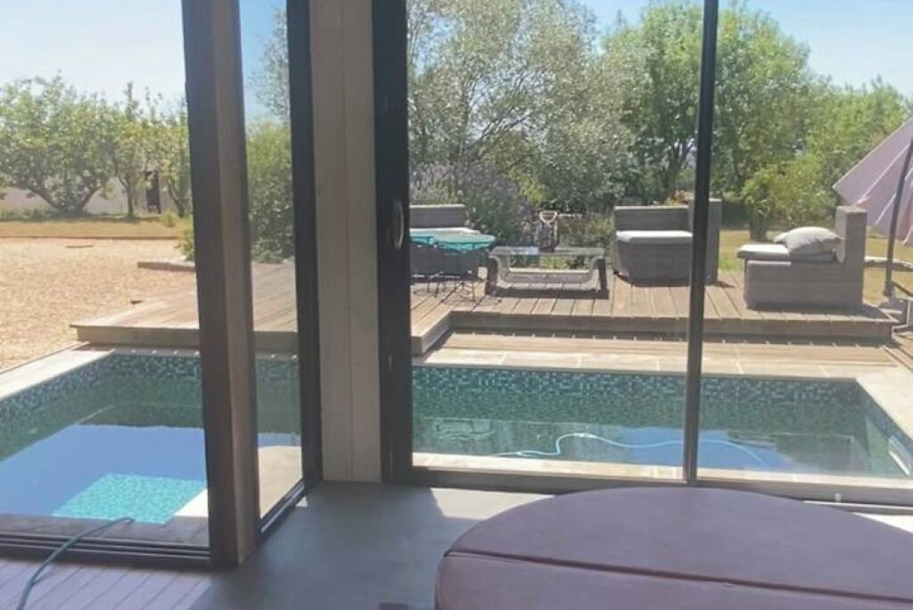 Photo of Outdoor in Le Retail