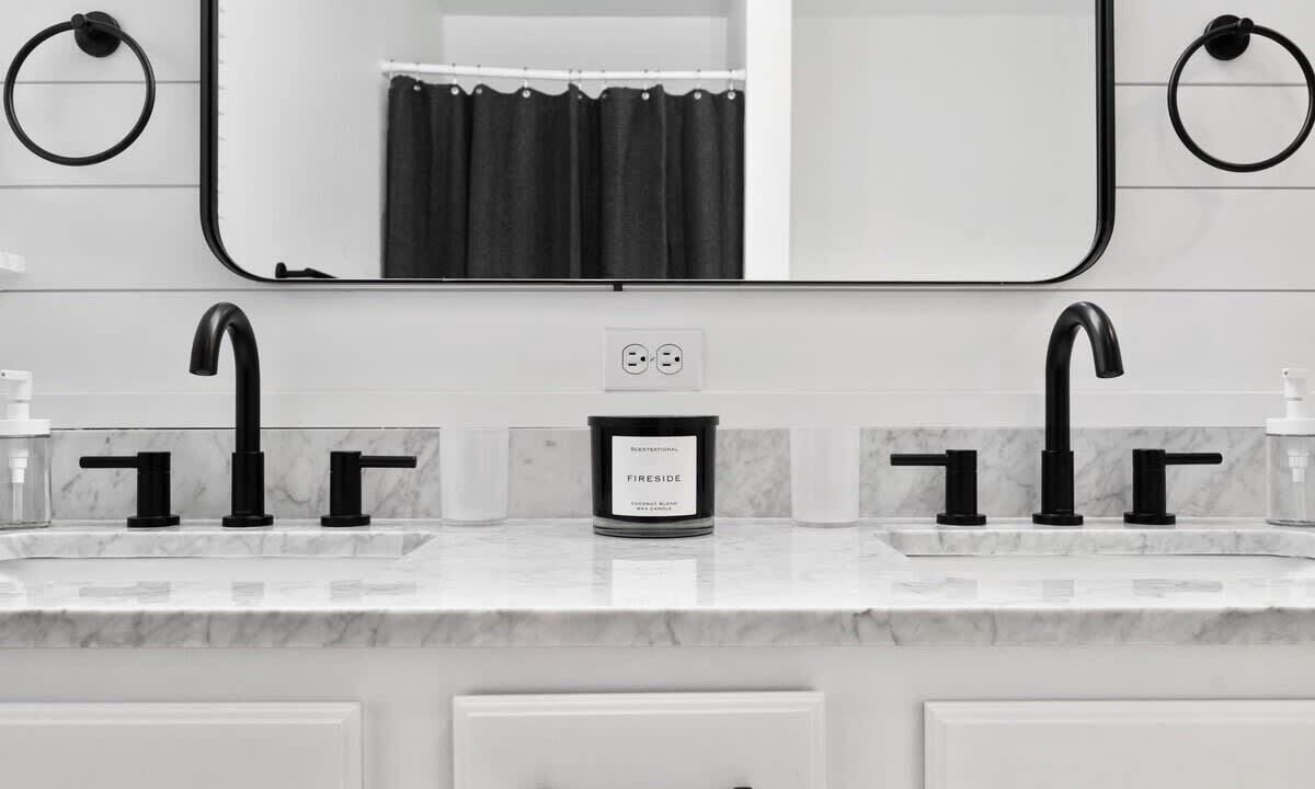 Photo of Bathroom in Colington