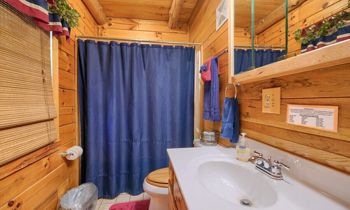 Photo of Bathroom in Logan