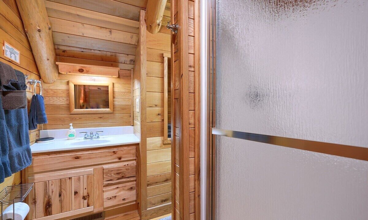 Photo of Bathroom in Logan