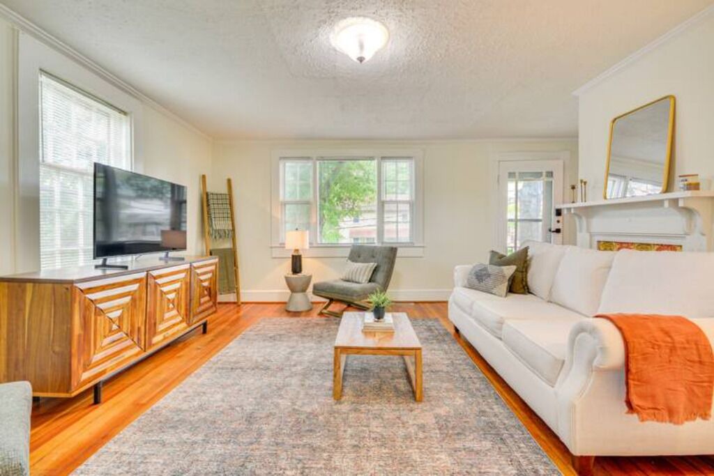 Photo of Livingroom in Danville
