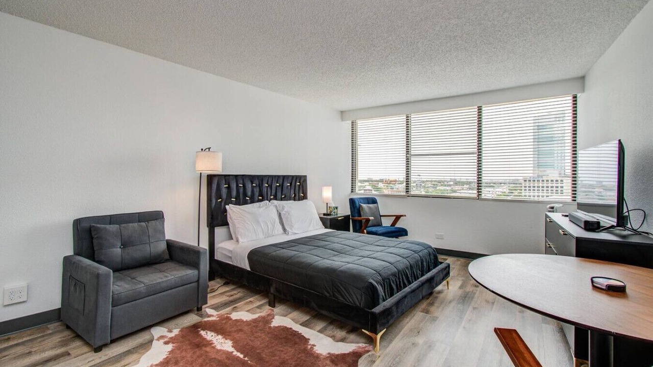 Photo of Bedroom in Greenway Plaza-Upper Kirby