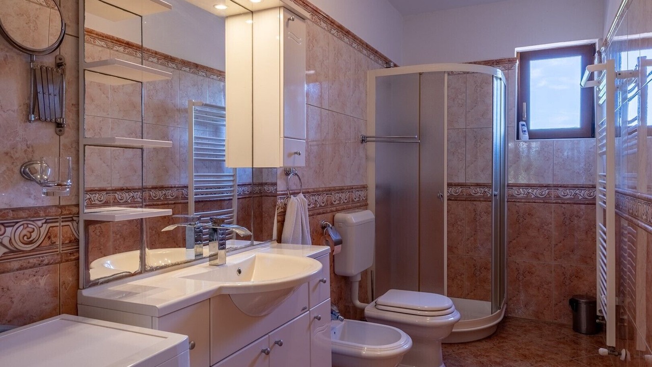Photo of Bathroom in Matohanci