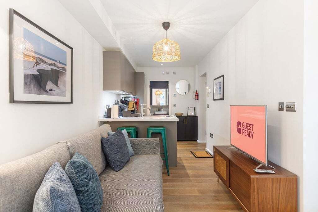 Photo of Livingroom in Cantelowes