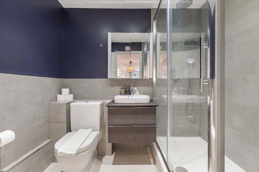 Photo of Bathroom in Cantelowes