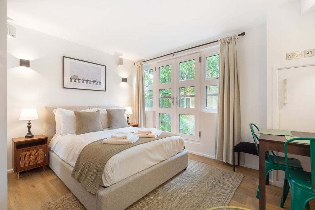 Photo of Bedroom in Cantelowes