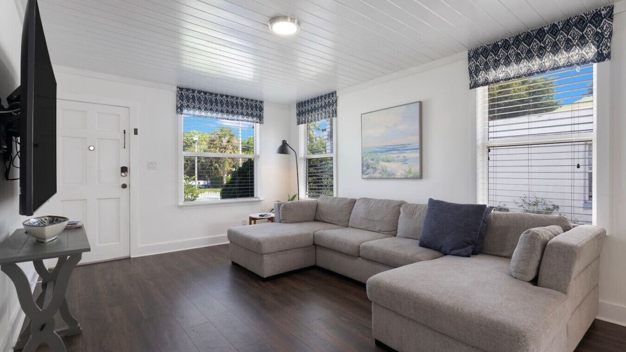 Photo of Livingroom in Pineapple Grove Arts District