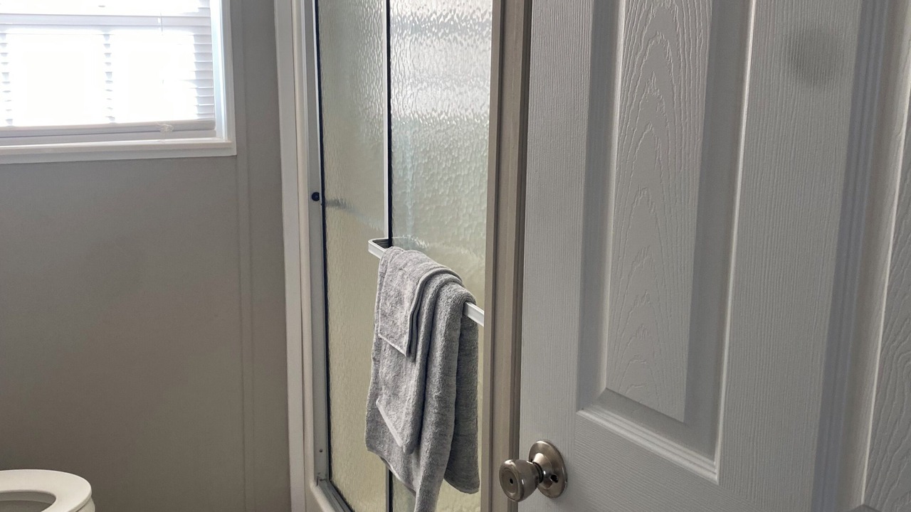 Photo of Bathroom in Bayshore Gardens