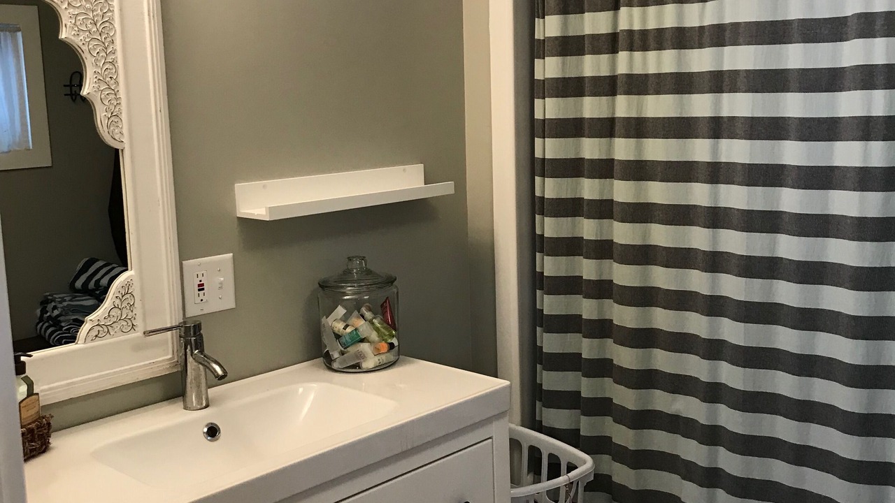 Photo of Bathroom in Twin Lake