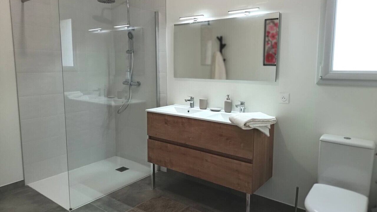 Photo of Bathroom in Vic-le-Comte