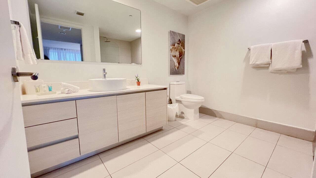 Photo of Bathroom in Hallandale Beach