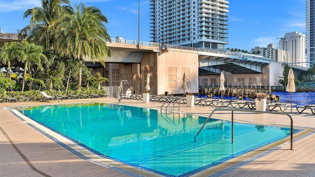 Photo of Outdoor in Hallandale Beach