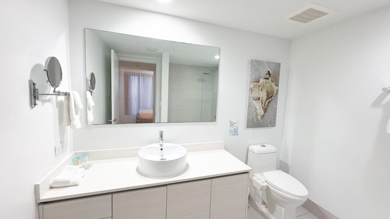 Photo of Bathroom in Hallandale Beach