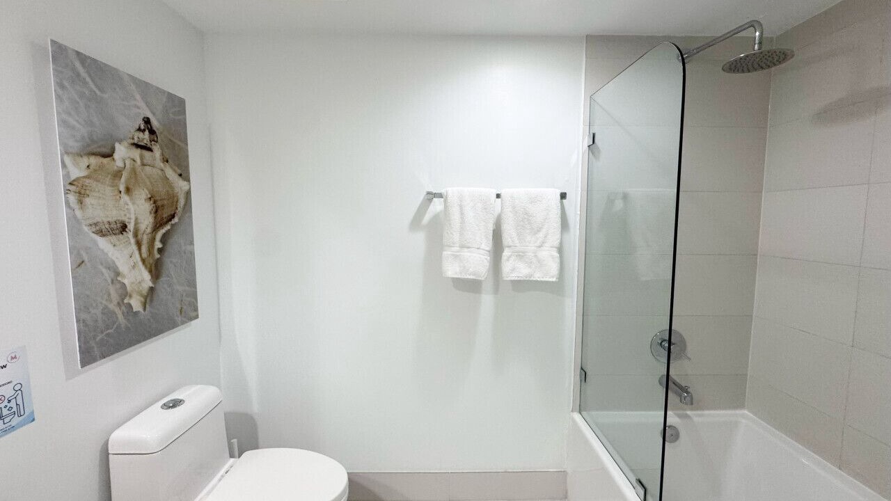 Photo of Bathroom in Hallandale Beach