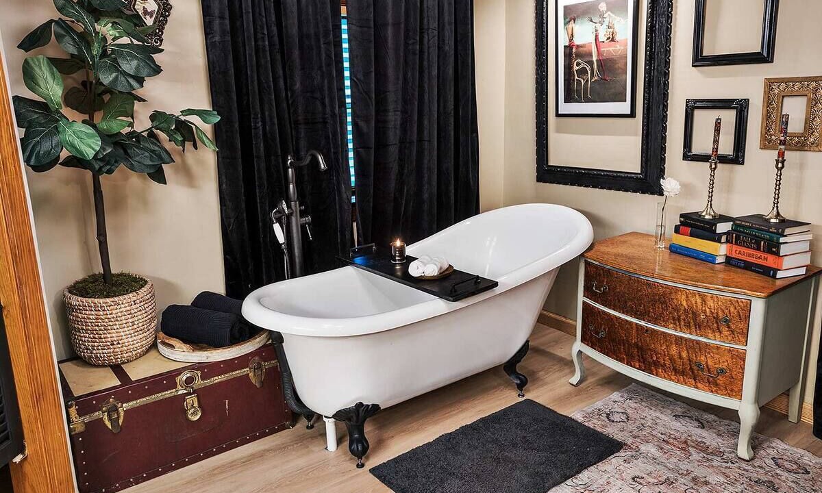 Photo of Bathroom in Huntcliff
