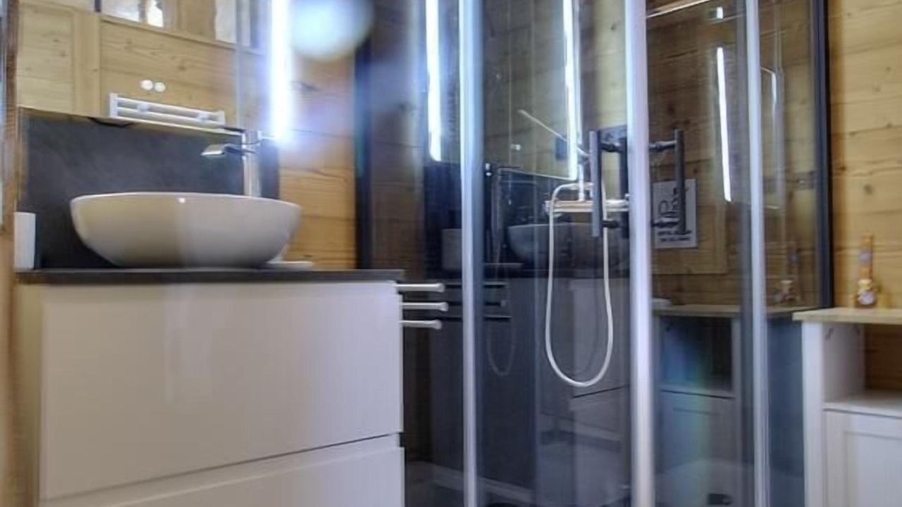 Photo of Bathroom in Chezery Forens