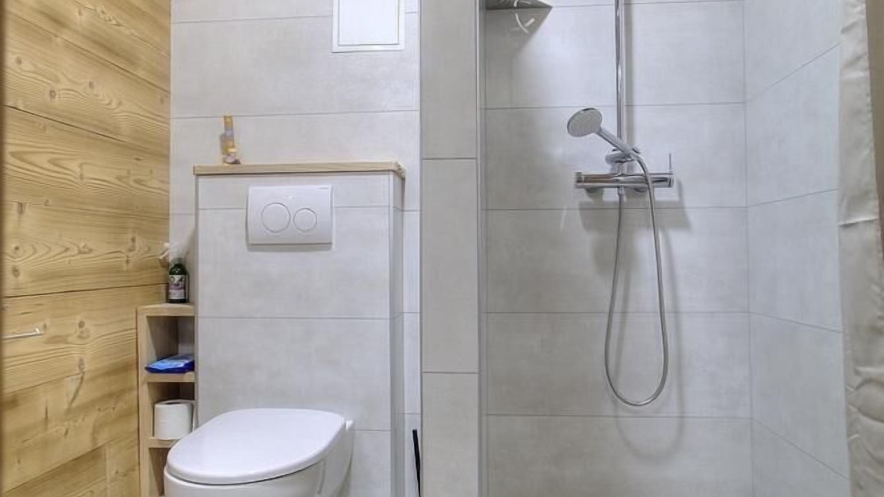 Photo of Bathroom in Chezery Forens