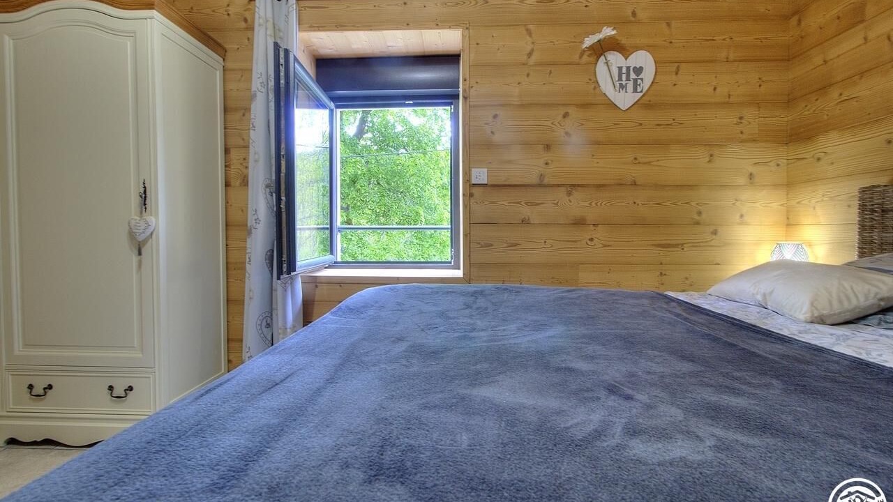 Photo of Bedroom in Chezery Forens