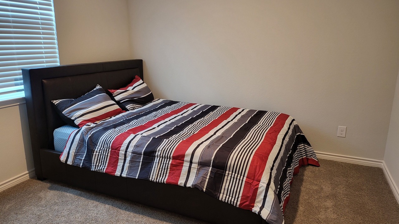 Photo of Bedroom in Everman