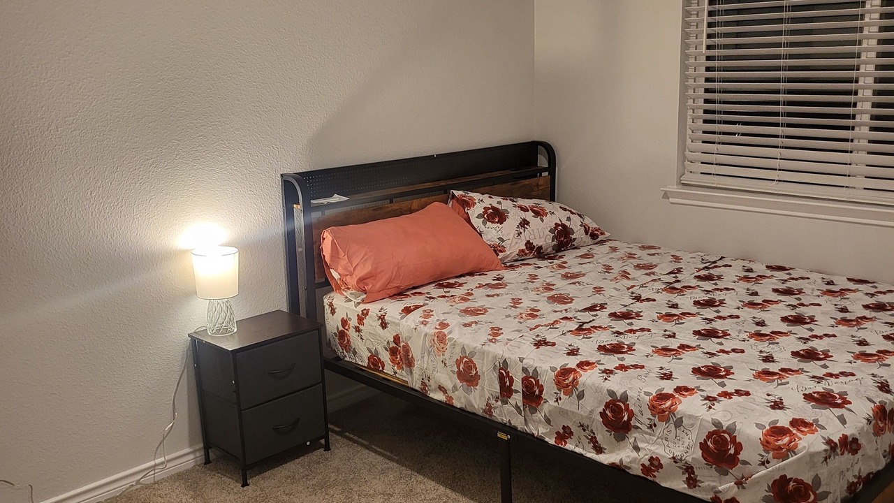 Photo of Bedroom in Everman