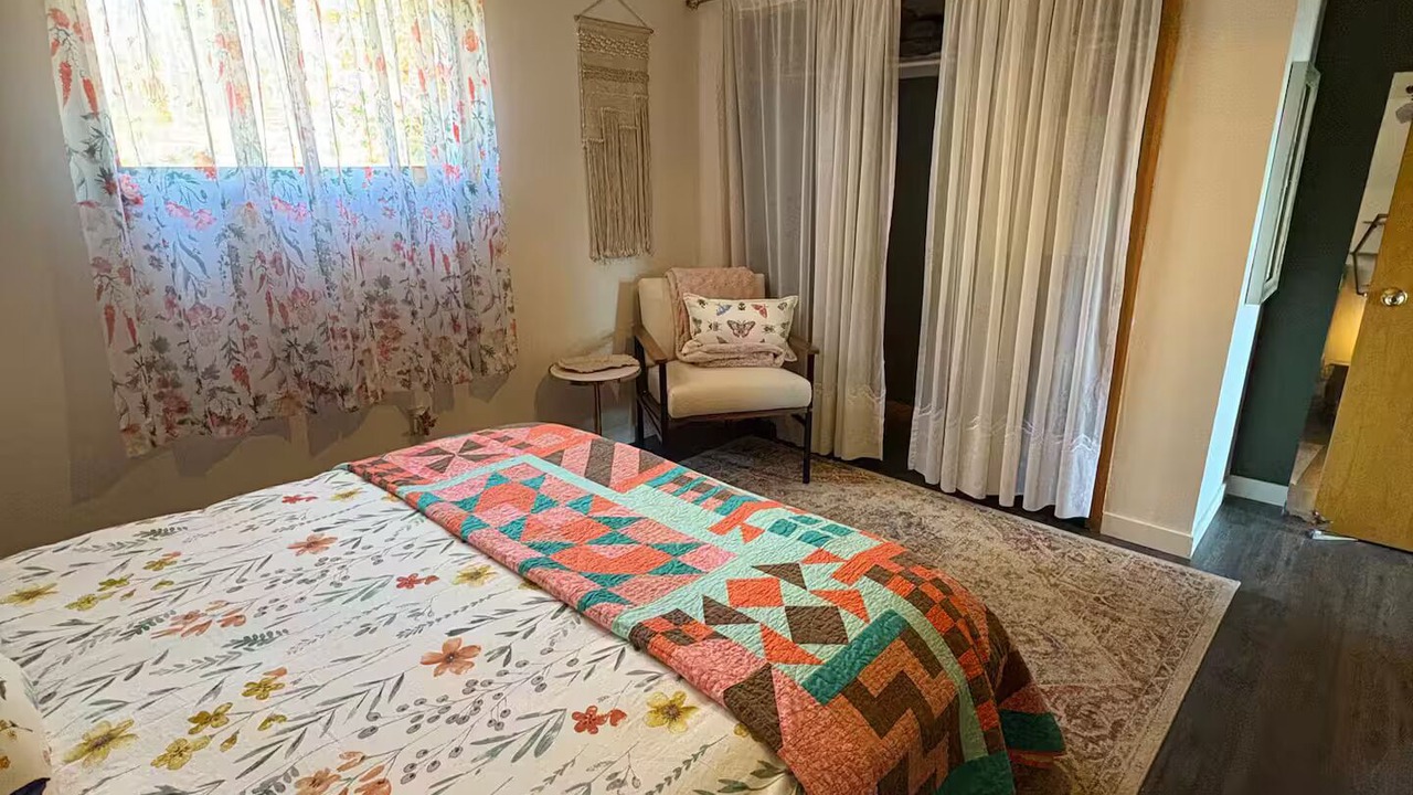Photo of Bedroom in Rossport
