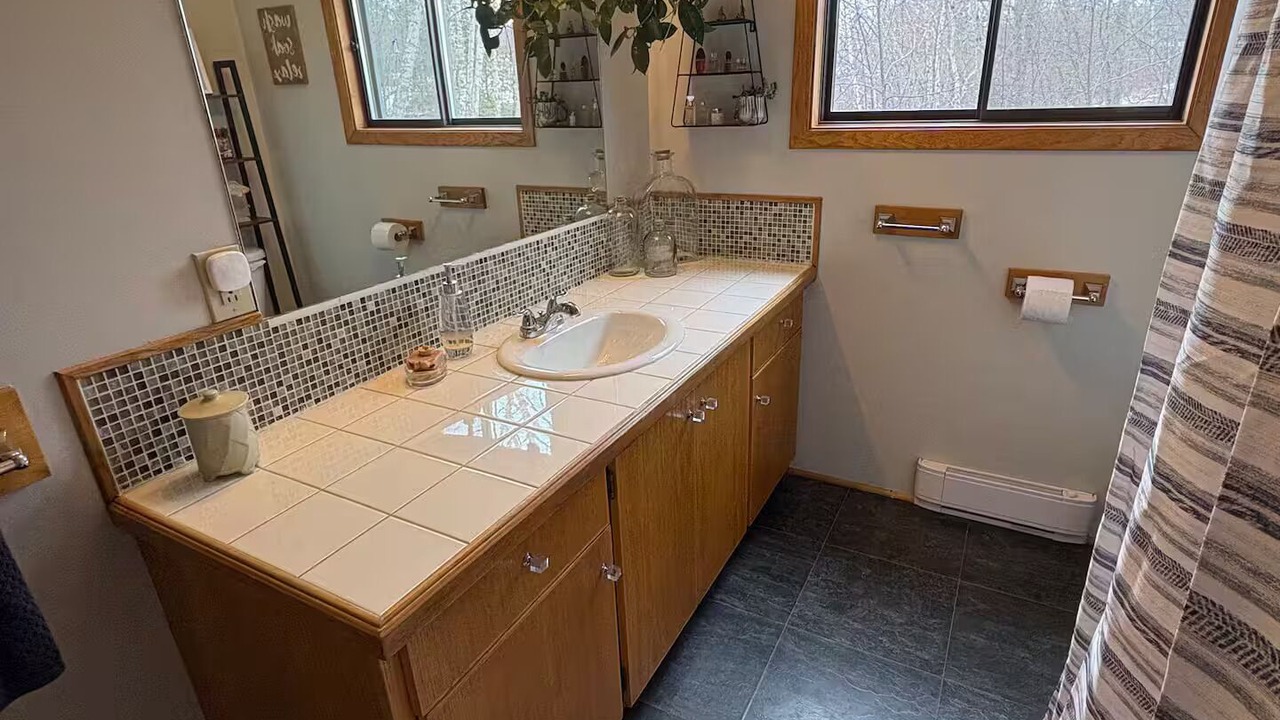 Photo of Bathroom in Rossport