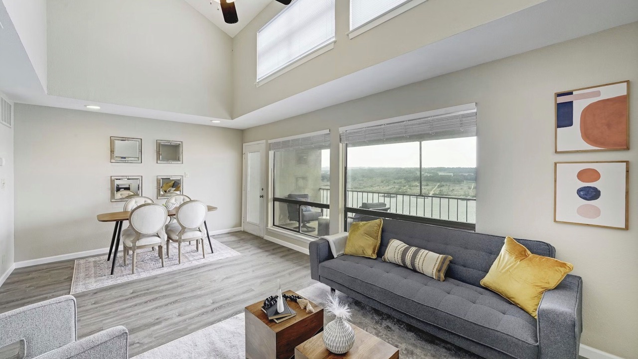 Photo of Livingroom in Briarcliff