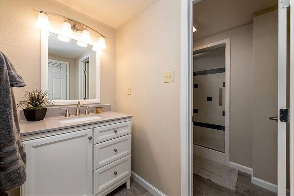Photo of Bathroom in Briarcliff