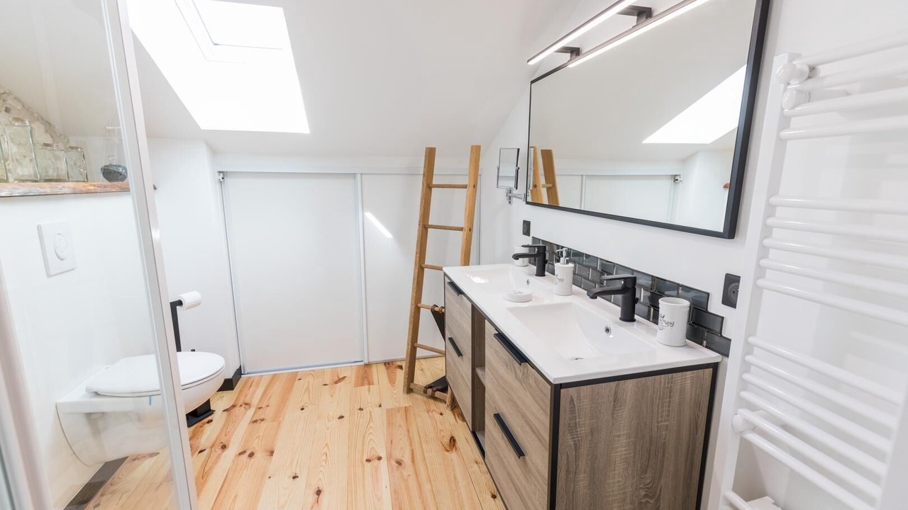 Photo of Bathroom in Roquefort