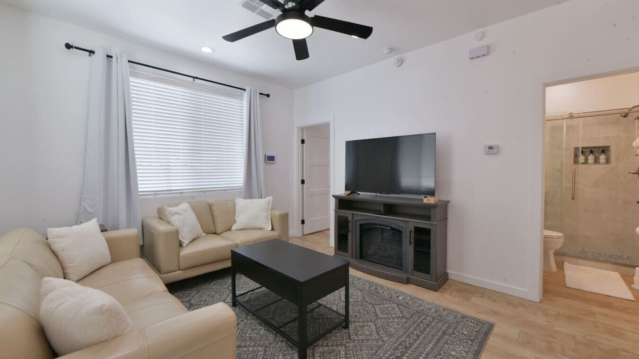Photo of Livingroom in Feldman's