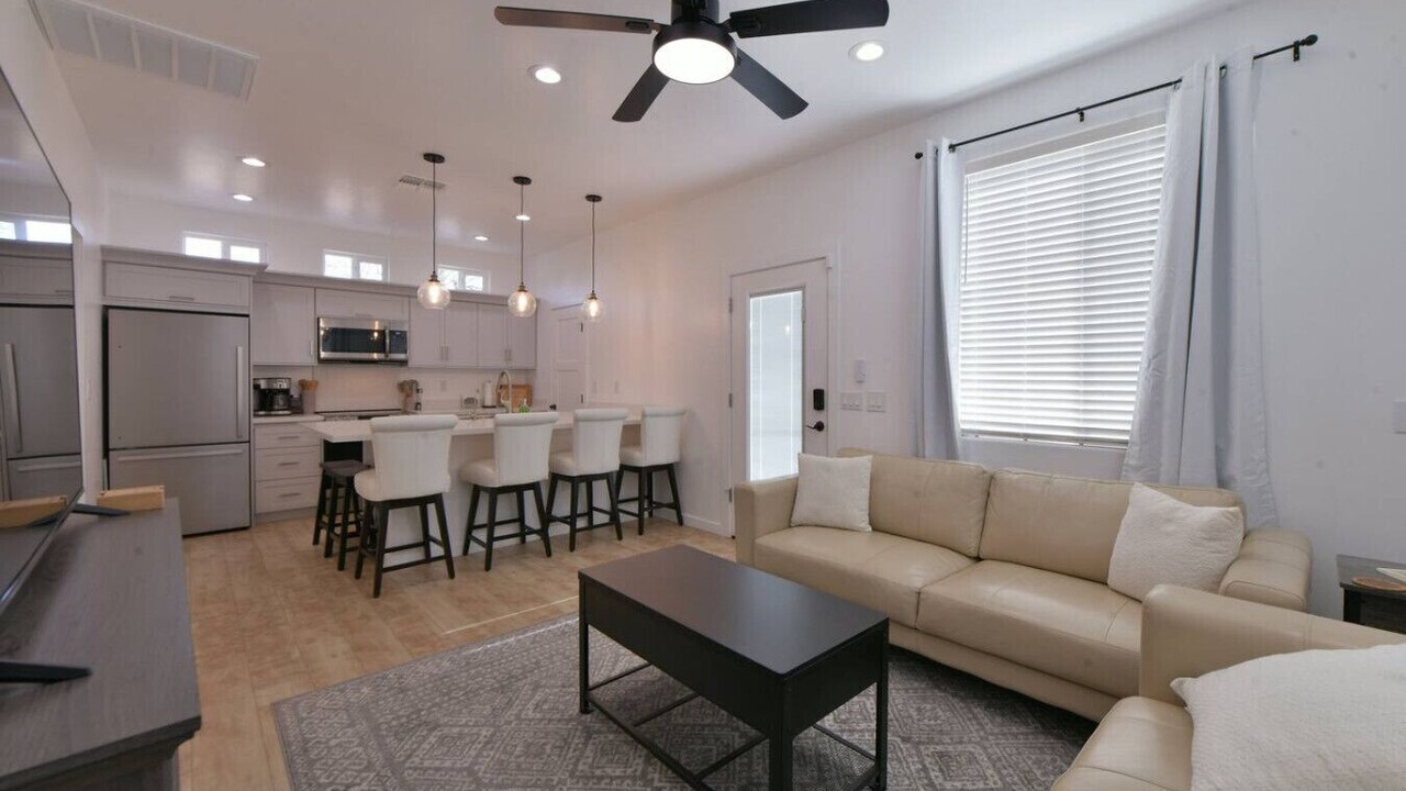 Photo of Livingroom in Feldman's