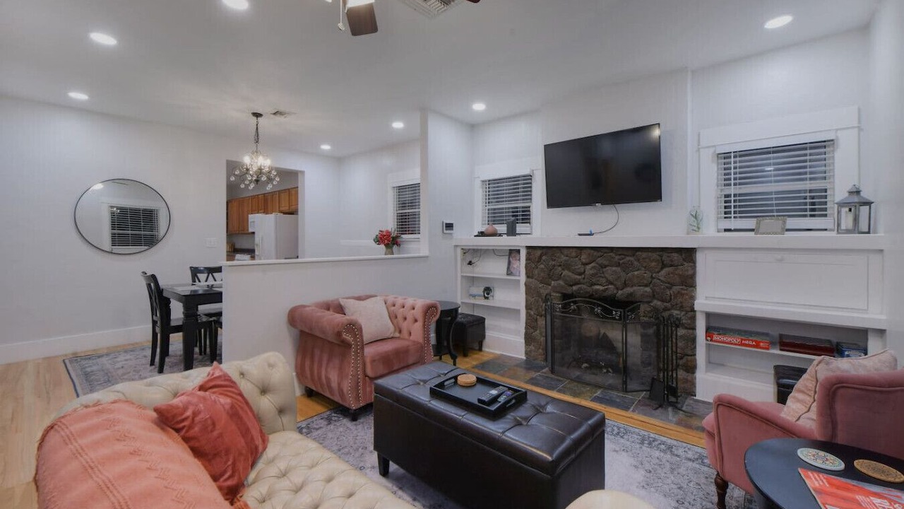 Photo of Livingroom in Feldman's