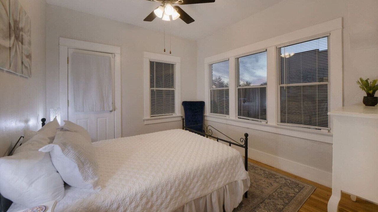 Photo of Bedroom in Feldman's