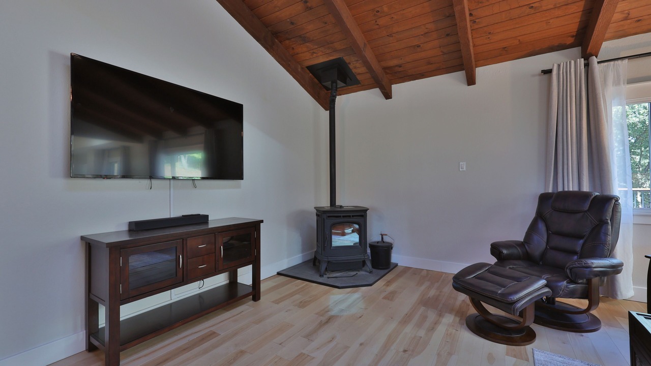 Photo of Livingroom in North Auburn