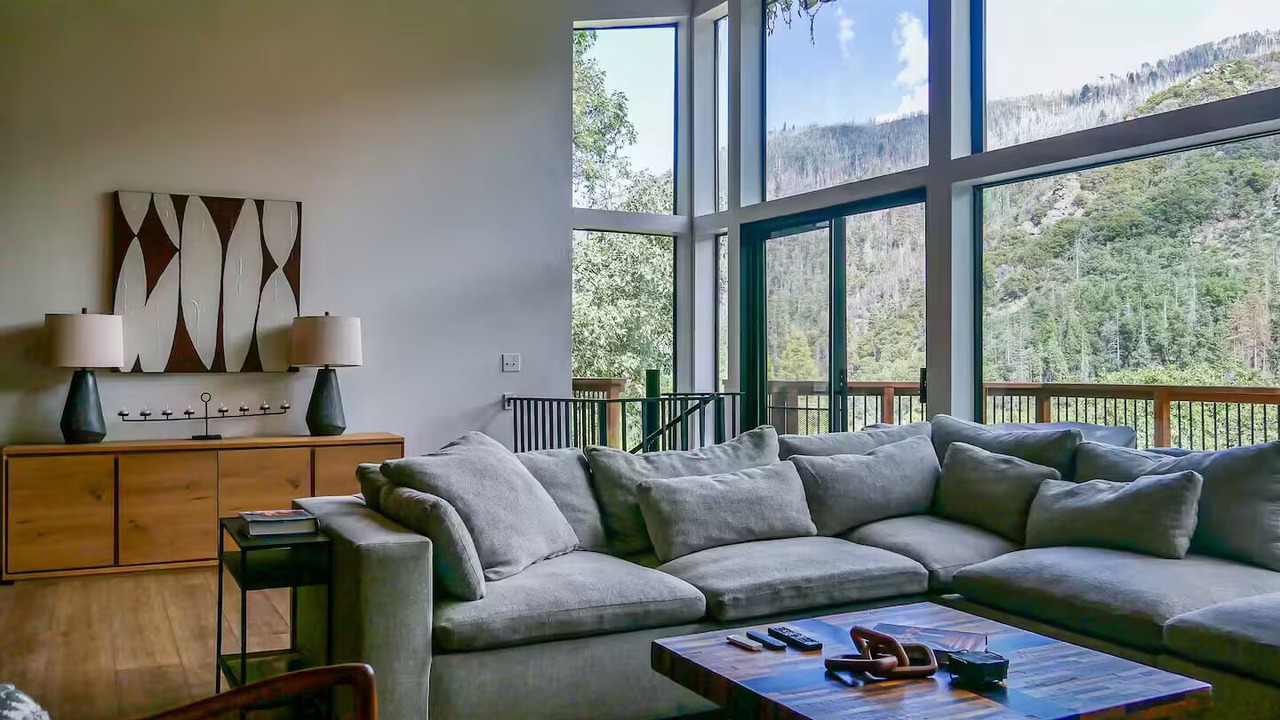 Photo of Livingroom in Camp Nelson