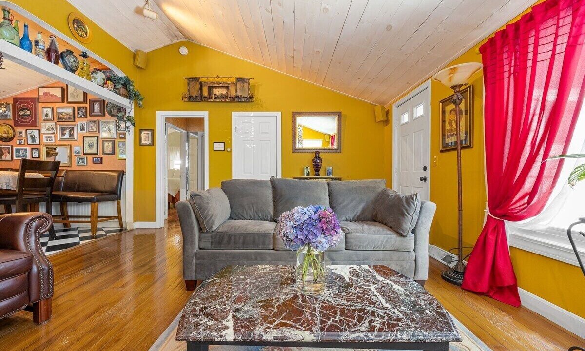 Photo of Livingroom in Hyannis