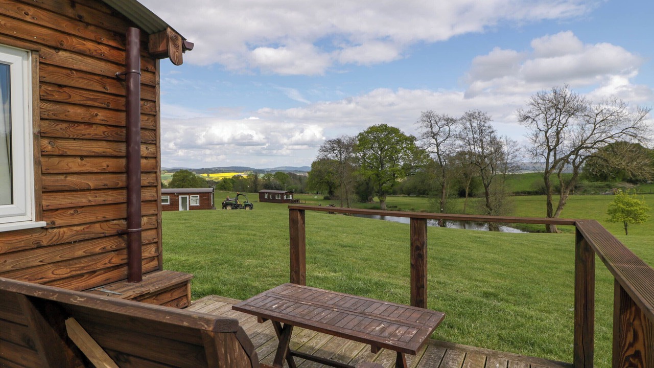 Photo of Patio Balcony in Llanvair Kilgeddin