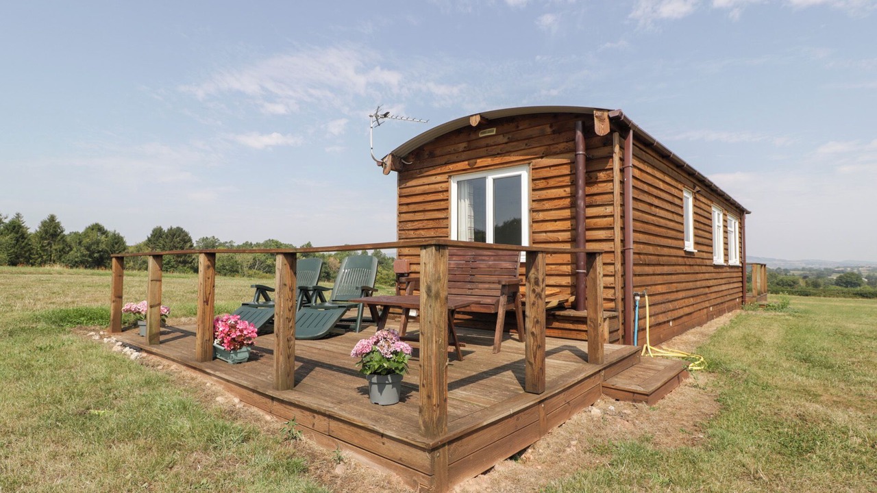 Photo of Patio Balcony in Llanvair Kilgeddin