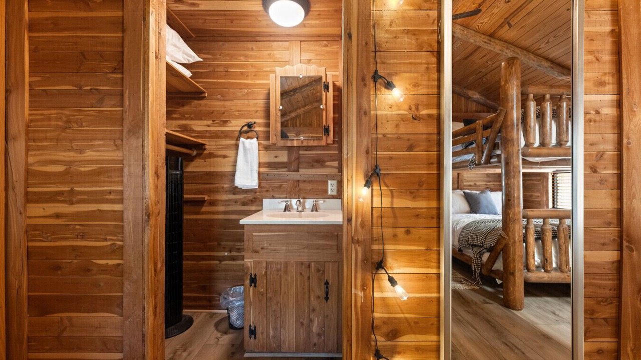 Photo of Bedroom in Spicewood