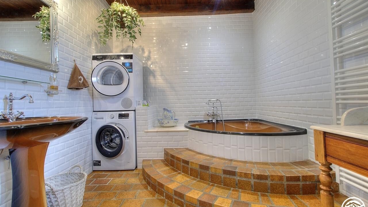 Photo of Others in Domsure