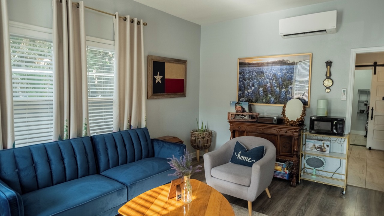 Photo of Livingroom in Government Hill