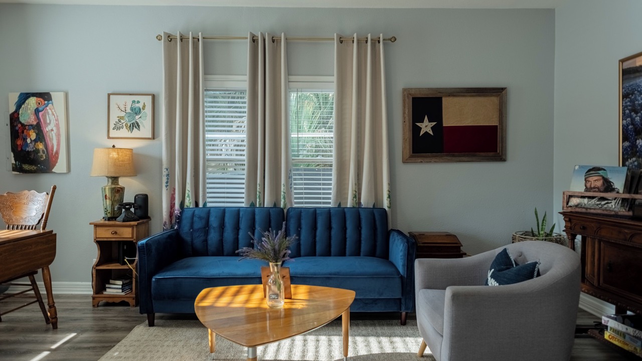 Photo of Livingroom in Government Hill